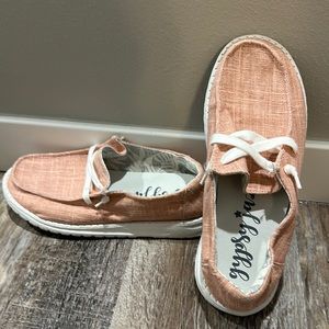 Gypsy Jazz (by Very G) shoes. Pink/blush in color